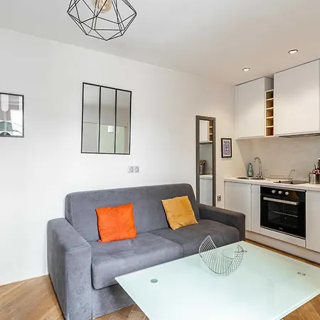 Charming 2rooms Apartmentheart Of Appartement Cannes
